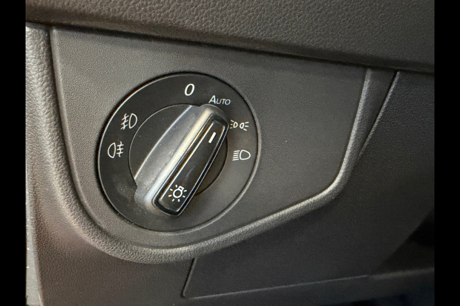 Volkswagen Polo 1.0 TSI R-LINE DSG CAMERA PARKEERSENSOREN VOOR EN ACHTER APPLE CARPLAY NAVI CRUISE CONTROL STOELVERWARMING