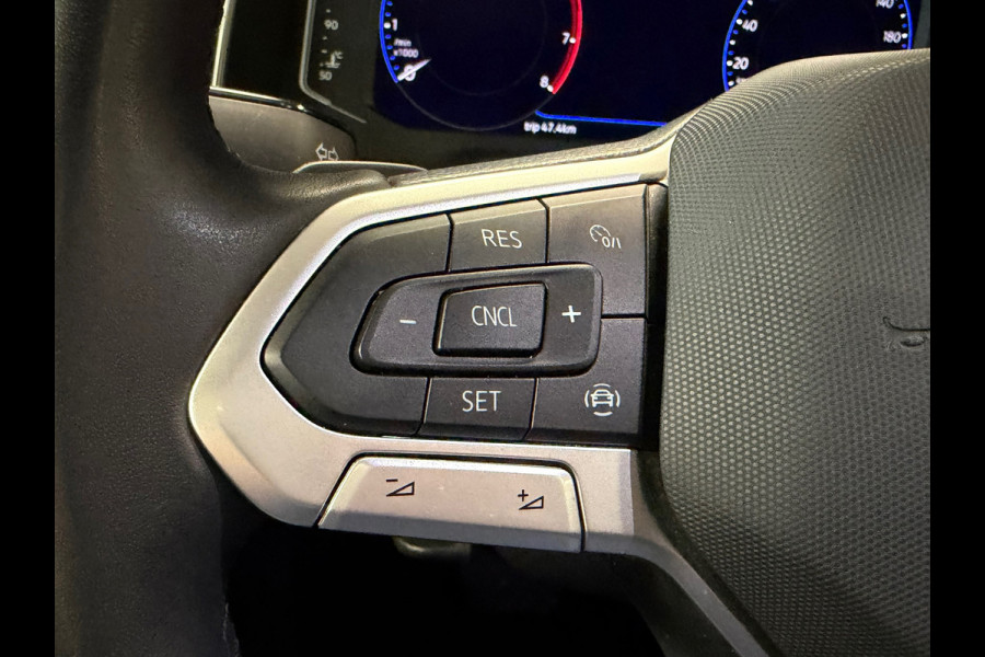 Volkswagen Polo 1.0 TSI R-LINE DSG CAMERA PARKEERSENSOREN VOOR EN ACHTER APPLE CARPLAY NAVI CRUISE CONTROL STOELVERWARMING