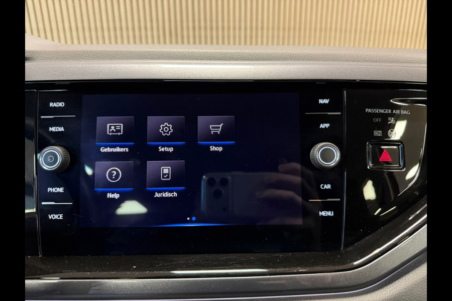 Volkswagen Polo 1.0 TSI R-LINE DSG CAMERA PARKEERSENSOREN VOOR EN ACHTER APPLE CARPLAY NAVI CRUISE CONTROL STOELVERWARMING