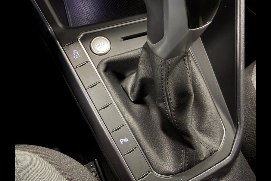 Volkswagen Polo 1.0 TSI R-LINE DSG CAMERA PARKEERSENSOREN VOOR EN ACHTER APPLE CARPLAY NAVI CRUISE CONTROL STOELVERWARMING