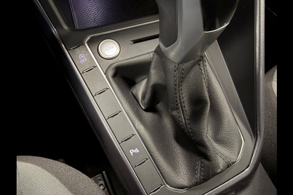 Volkswagen Polo 1.0 TSI R-LINE DSG CAMERA PARKEERSENSOREN VOOR EN ACHTER APPLE CARPLAY NAVI CRUISE CONTROL STOELVERWARMING