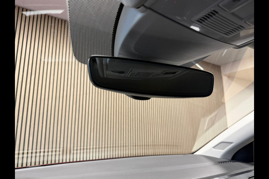 Volkswagen Polo 1.0 TSI R-LINE DSG CAMERA PARKEERSENSOREN VOOR EN ACHTER APPLE CARPLAY NAVI CRUISE CONTROL STOELVERWARMING