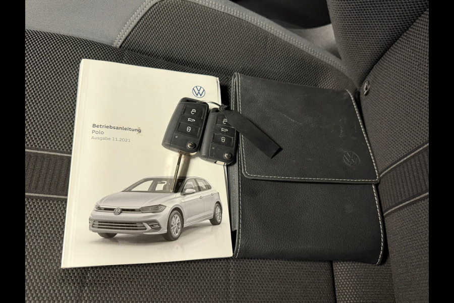 Volkswagen Polo 1.0 TSI R-LINE DSG CAMERA PARKEERSENSOREN VOOR EN ACHTER APPLE CARPLAY NAVI CRUISE CONTROL STOELVERWARMING