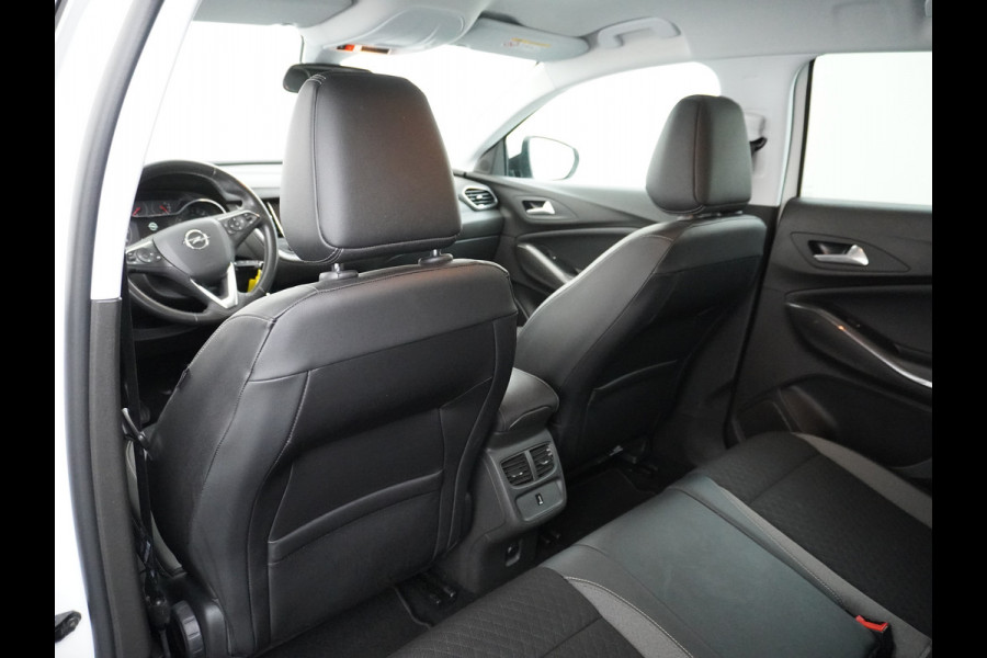 Opel Grandland X T131PK Apple Carplay Android Auto AGR-Comfortstoel Camera Navi Ecc Cruise Control Pdc DAB+ Regen-Lichtsensor Lane Assist Led Verkeersbord detectie Bluetooth Privacy Glas Lmv 17" Elegance 1e Eigenaar Origineel Nederlandse auto Euro 6