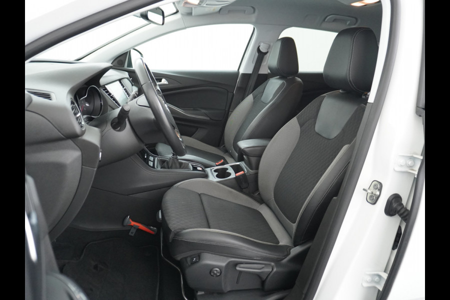 Opel Grandland X T131PK Apple Carplay Android Auto AGR-Comfortstoel Camera Navi Ecc Cruise Control Pdc DAB+ Regen-Lichtsensor Lane Assist Led Verkeersbord detectie Bluetooth Privacy Glas Lmv 17" Elegance 1e Eigenaar Origineel Nederlandse auto Euro 6