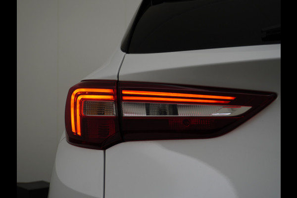 Opel Grandland X T131PK Apple Carplay Android Auto AGR-Comfortstoel Camera Navi Ecc Cruise Control Pdc DAB+ Regen-Lichtsensor Lane Assist Led Verkeersbord detectie Bluetooth Privacy Glas Lmv 17" Elegance 1e Eigenaar Origineel Nederlandse auto Euro 6