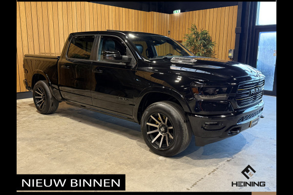 Dodge Ram 1500 5.7 V8 4x4 Crew Cab Laramie Sport. Black Edition. Apple-carplay. Navi. Pano. NAP