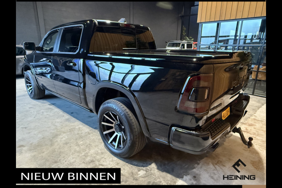 Dodge Ram 1500 5.7 V8 4x4 Crew Cab Laramie Sport. Black Edition. Apple-carplay. Navi. Pano. NAP