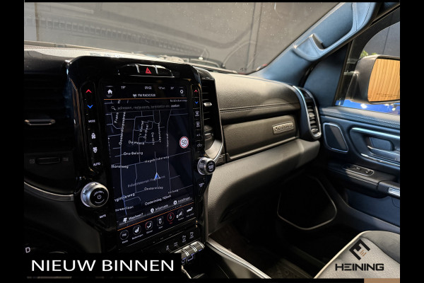 Dodge Ram 1500 5.7 V8 4x4 Crew Cab Laramie Sport. Black Edition. Apple-carplay. Navi. Pano. NAP