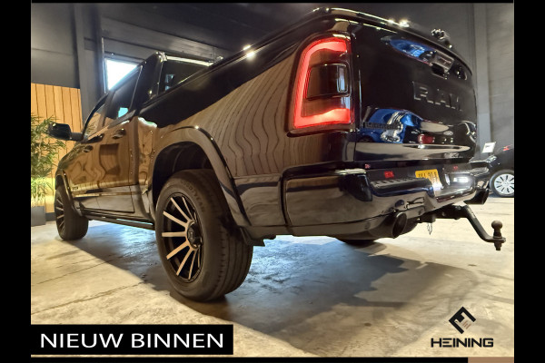 Dodge Ram 1500 5.7 V8 4x4 Crew Cab Laramie Sport. Black Edition. Apple-carplay. Navi. Pano. NAP