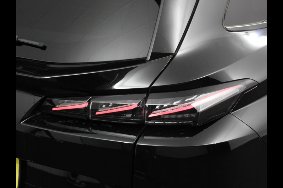 Peugeot 308 1.2 PureTech 130pk Automaat GT SW Climate control Adaptive cruise control Parkeersensoren Achteruitrijcamera Navigatie Voorstoelen verwarmd LED Apple Carplay/ Android Auto