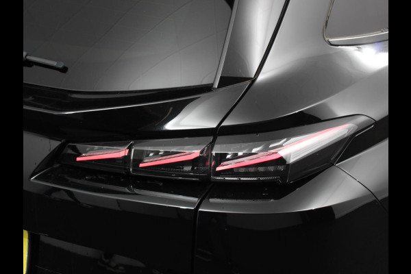 Peugeot 308 1.2 PureTech 130pk Automaat GT SW Climate control Adaptive cruise control Parkeersensoren Achteruitrijcamera Navigatie Voorstoelen verwarmd LED Apple Carplay/ Android Auto