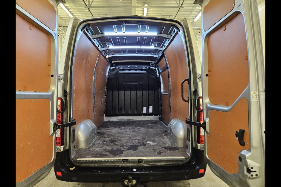 Renault Master 2.3 dCi 135pk L2 H2 Work Edition Airco Navigatie Camera (wordt verwacht)
