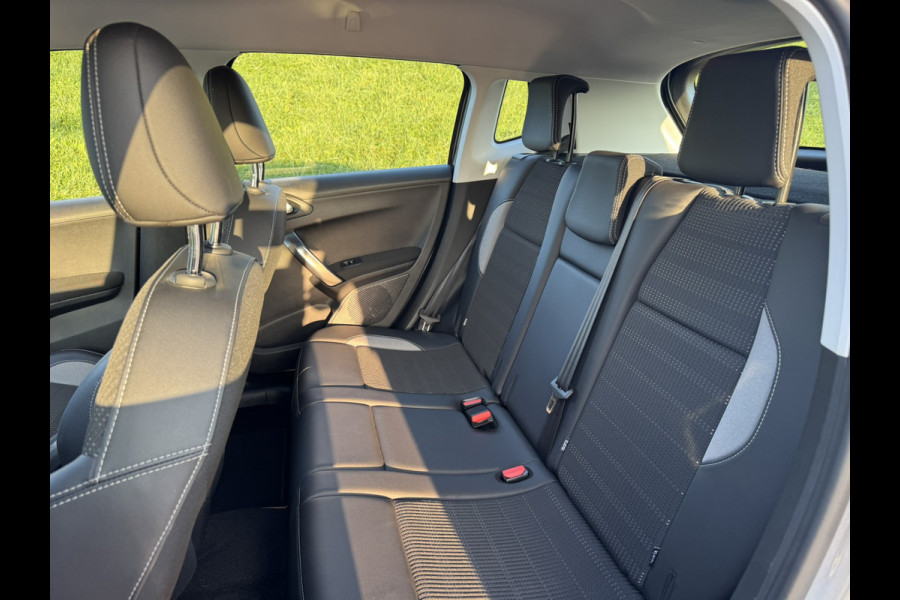 Peugeot 2008 1.2 PureTech Allure Navi | Apple Carplay | Camera | 16'' LMV