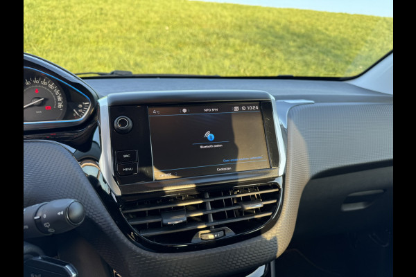 Peugeot 2008 1.2 PureTech Allure Navi | Apple Carplay | Camera | 16'' LMV
