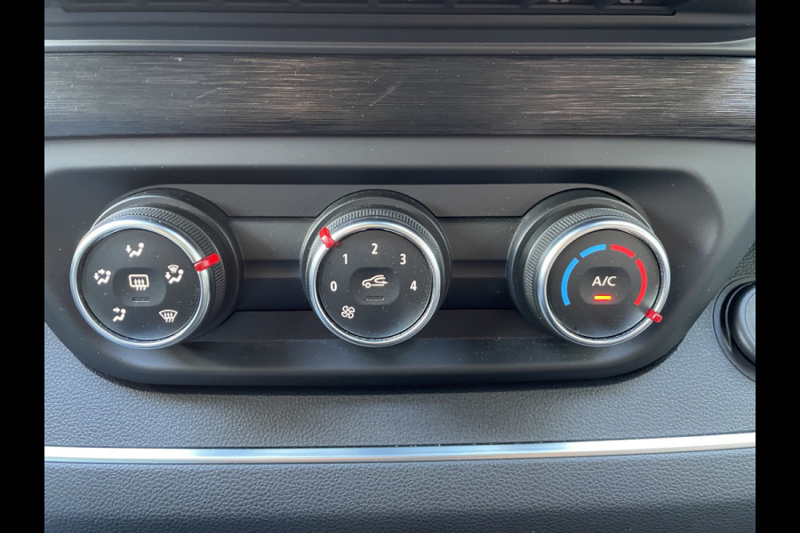 Renault Trafic Life 150pk L2 9-Persoons(Trekhaak - Camera - Keyless Entry - Navigatie - Airco - Apple Carplay)