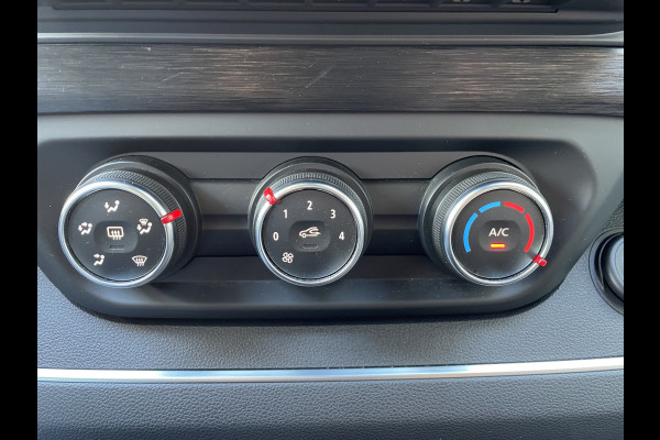 Renault Trafic Life 150pk L2 9-Persoons(Trekhaak - Camera - Keyless Entry - Navigatie - Airco - Apple Carplay)