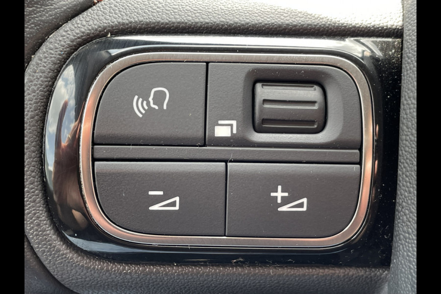 Citroën C3 82pk Shine (Camera - Navigatie - Automatische Airco - Apple Carplay - LED - Lichtmetalen velgen)