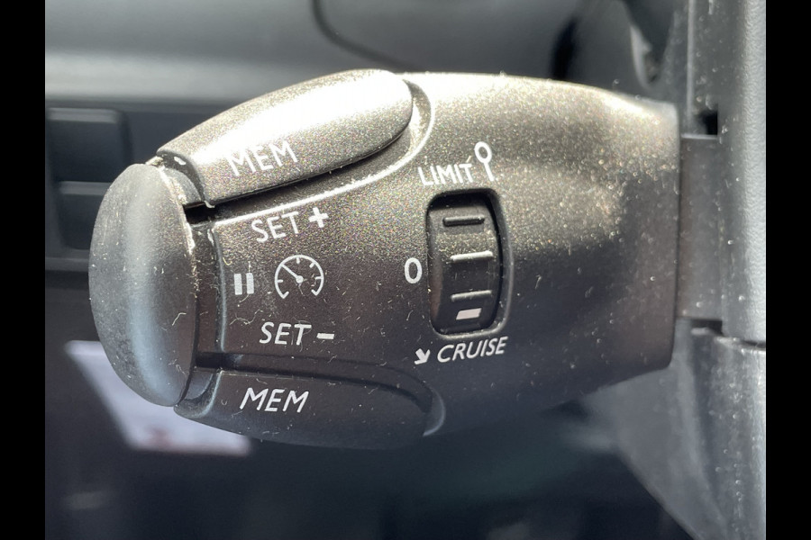 Citroën C3 82pk Shine (Camera - Navigatie - Automatische Airco - Apple Carplay - LED - Lichtmetalen velgen)