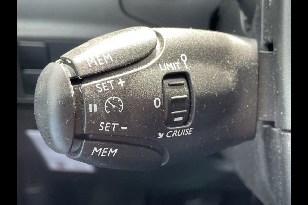 Citroën C3 82pk Shine (Camera - Navigatie - Automatische Airco - Apple Carplay - LED - Lichtmetalen velgen)