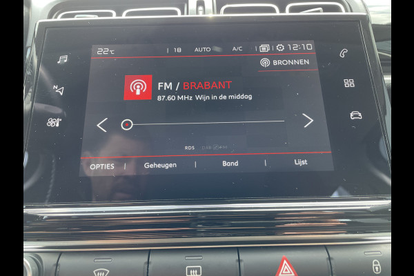 Citroën C3 82pk Shine (Camera - Navigatie - Automatische Airco - Apple Carplay - LED - Lichtmetalen velgen)