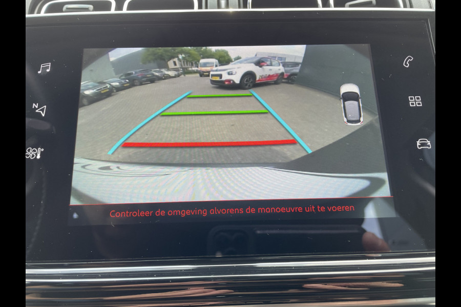 Citroën C3 82pk Shine (Camera - Navigatie - Automatische Airco - Apple Carplay - LED - Lichtmetalen velgen)