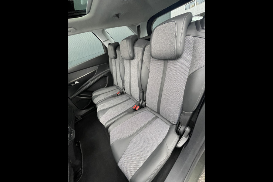 Peugeot 5008 130pk Road Trip (Elektrisch Schuifdak - Elektrische klep - Keyless Entry - Camera - Apple Carplay - Navigatie - Automatische Air