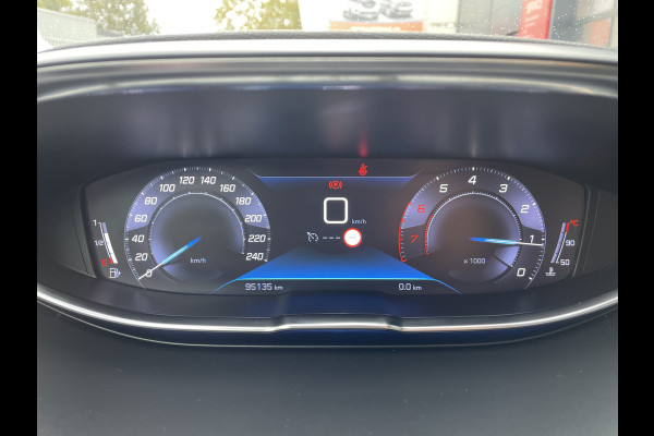 Peugeot 5008 130pk Road Trip (Elektrisch Schuifdak - Elektrische klep - Keyless Entry - Camera - Apple Carplay - Navigatie - Automatische Air