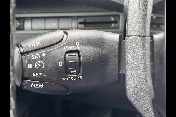 Peugeot 5008 130pk Road Trip (Elektrisch Schuifdak - Elektrische klep - Keyless Entry - Camera - Apple Carplay - Navigatie - Automatische Air