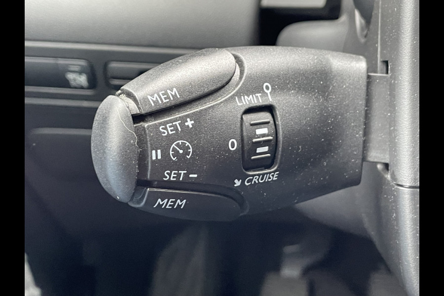 Citroën C3 Aircross 110pk Feel (Navigatie - Automatische Airco - LED - Apple Carplay - Parkeersensoren - Cruise Controle)