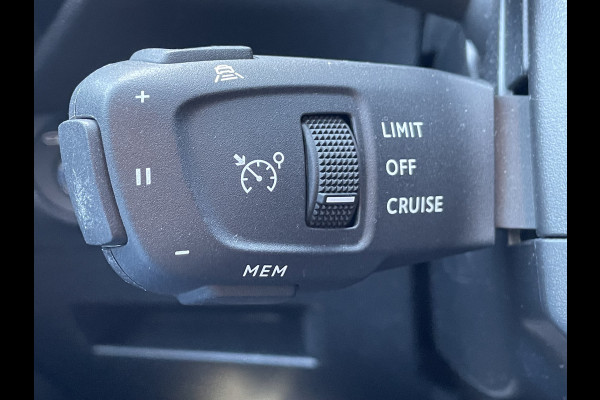 DS Ds 7 Crossback 300pk 4x4 Rivoli (Elektrisch Schuifdak - Leder incl verwarming/koeling/massage/geheugen - Trekhaak - Focal Electra - Elektrische