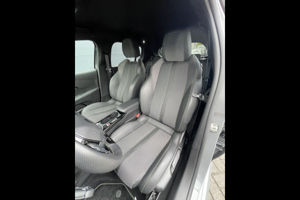 Peugeot 208 100pk GT (Camera - Keyless Entry - Parkeersensoren V+A - LED - i-cockpit - Automatische Airco - Navigatie - Apple Carplay)