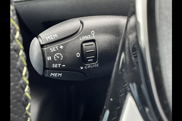 Peugeot 208 100pk GT (Camera - Keyless Entry - Parkeersensoren V+A - LED - i-cockpit - Automatische Airco - Navigatie - Apple Carplay)