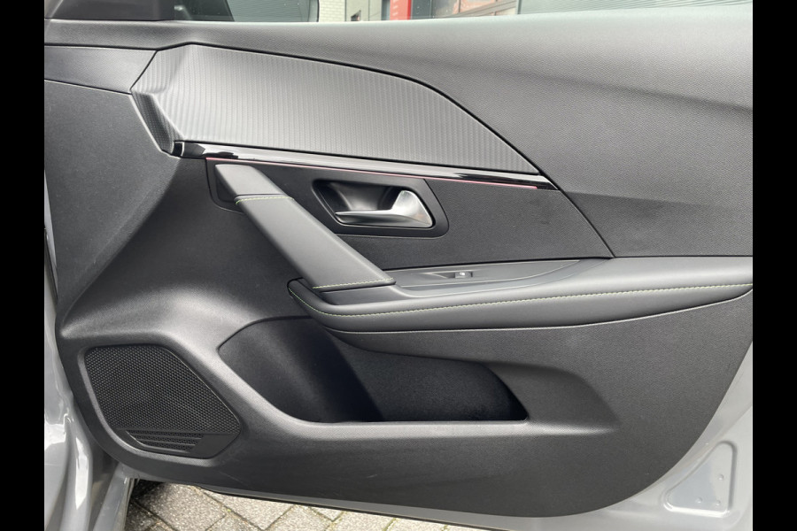 Peugeot 208 100pk GT (Camera - Keyless Entry - Parkeersensoren V+A - LED - i-cockpit - Automatische Airco - Navigatie - Apple Carplay)