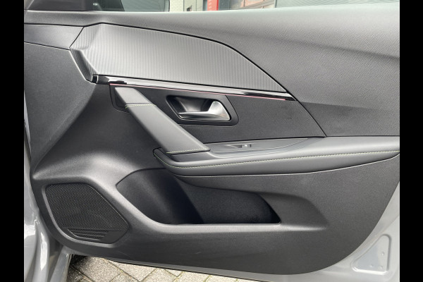Peugeot 208 100pk GT (Camera - Keyless Entry - Parkeersensoren V+A - LED - i-cockpit - Automatische Airco - Navigatie - Apple Carplay)
