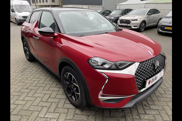 DS Ds 3 Crossback 100pk Performance Line (Camera - Stoelverwarming - Automatische Airco - Navigatie - Apple Carplay)