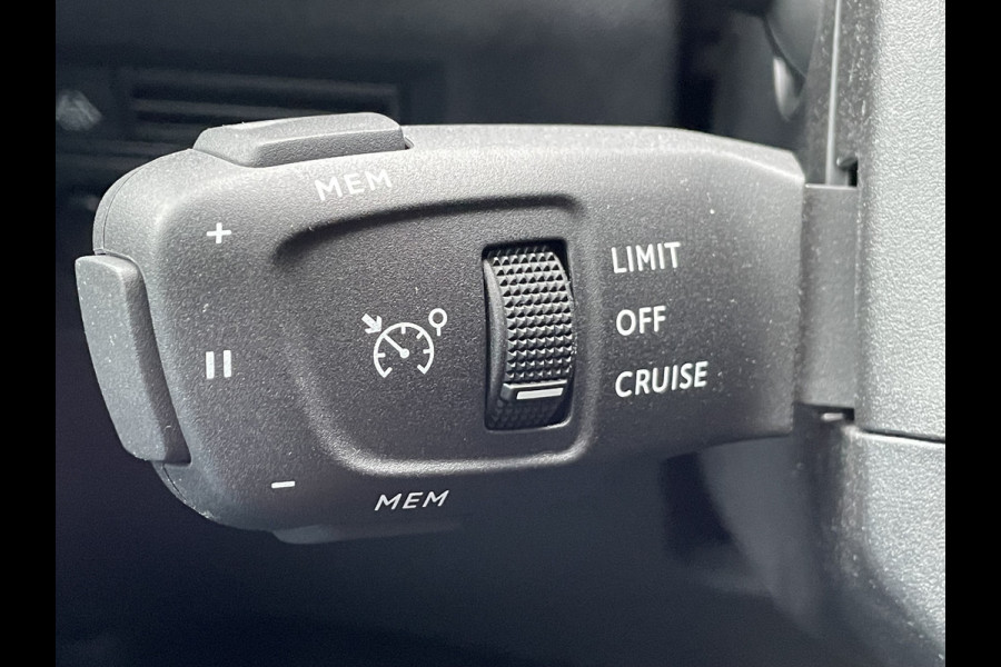 DS Ds 3 Crossback 100pk Performance Line (Camera - Stoelverwarming - Automatische Airco - Navigatie - Apple Carplay)