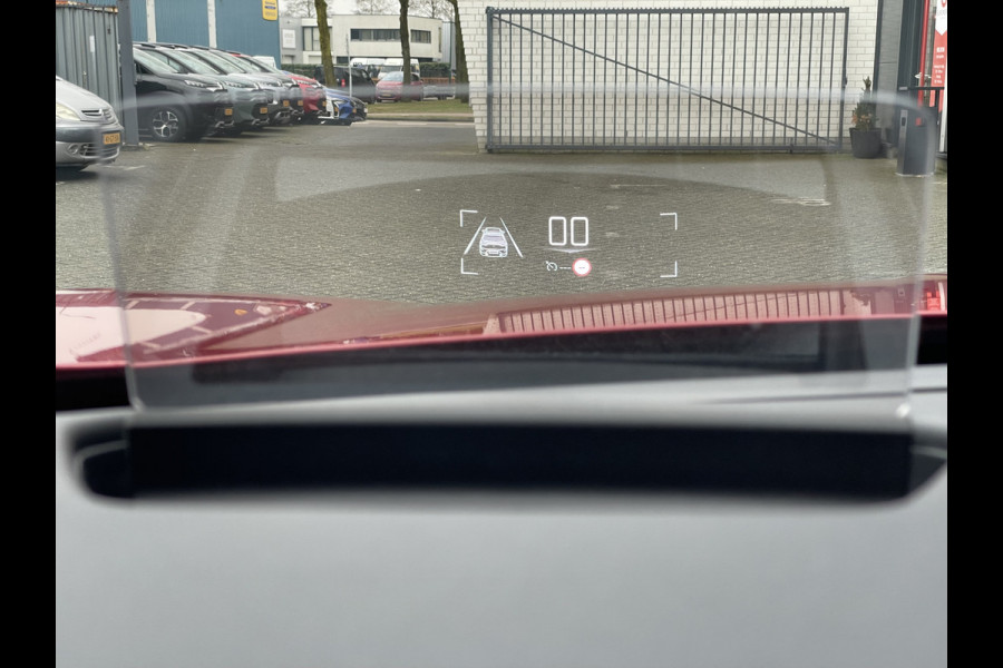DS Ds 3 Crossback 100pk Performance Line (Camera - Stoelverwarming - Automatische Airco - Navigatie - Apple Carplay)