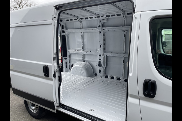 Opel Movano 140pk L2H2 3.5t (Camera - Automatische Airco - Navigatie - Apple Carplay - Digitaal dashboard - DAB)