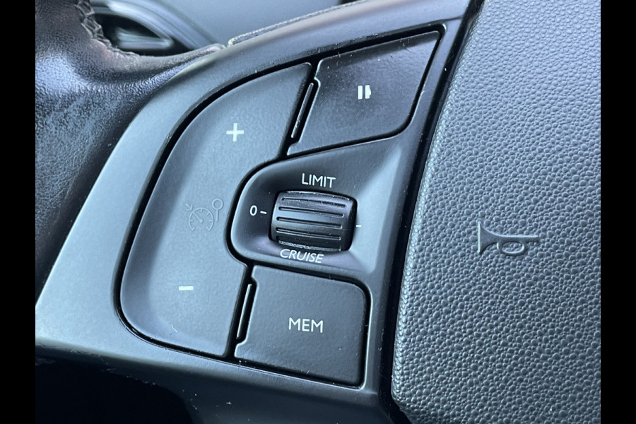 Citroën C4 Picasso 130pk Feel (Trekhaak - Elektrische klep - Keyless Entry - Camera - Apple Carplay - Automatische Airco - Navigatie)