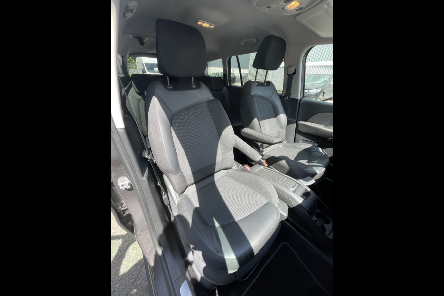 Citroën Grand C4 Spacetourer 130pk Shine (Camera - Keyless Entry - Parkeersensoren V+A - Dodehoek detectie - Automatisch Parkeren - Navigatie - Apple Carplay
