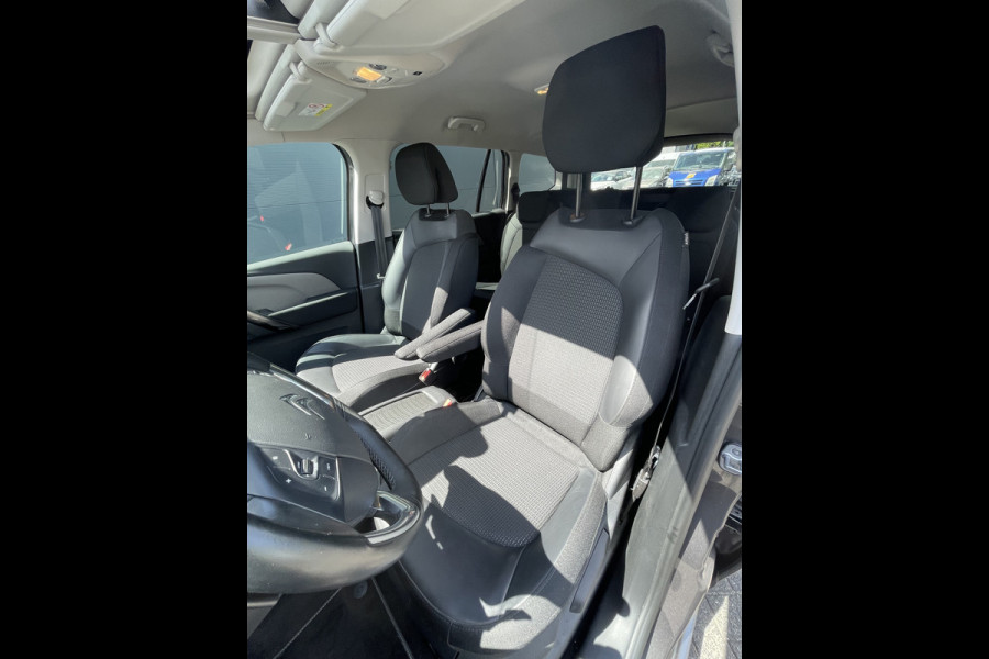 Citroën Grand C4 Spacetourer 130pk Shine (Camera - Keyless Entry - Parkeersensoren V+A - Dodehoek detectie - Automatisch Parkeren - Navigatie - Apple Carplay