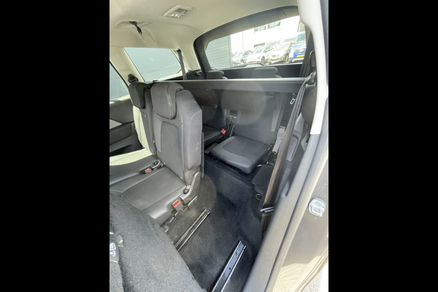 Citroën Grand C4 Spacetourer 130pk Shine (Camera - Keyless Entry - Parkeersensoren V+A - Dodehoek detectie - Automatisch Parkeren - Navigatie - Apple Carplay