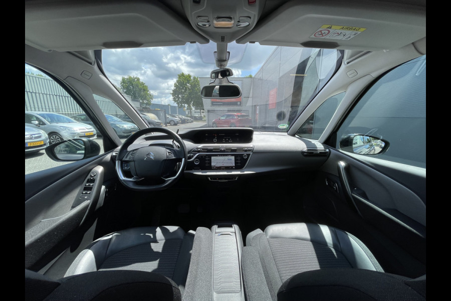 Citroën Grand C4 Spacetourer 130pk Shine (Camera - Keyless Entry - Parkeersensoren V+A - Dodehoek detectie - Automatisch Parkeren - Navigatie - Apple Carplay