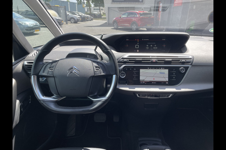 Citroën Grand C4 Spacetourer 130pk Shine (Camera - Keyless Entry - Parkeersensoren V+A - Dodehoek detectie - Automatisch Parkeren - Navigatie - Apple Carplay