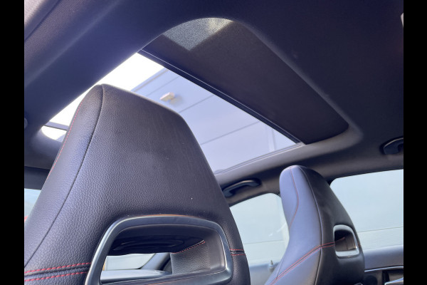 Mercedes-Benz A-Klasse 160 Ambition (Elektrisch Schuifdak - LED koplampen - AMG pakket - Navigatie - Parkeersensoren V+A - Airco - Sportstoelen)