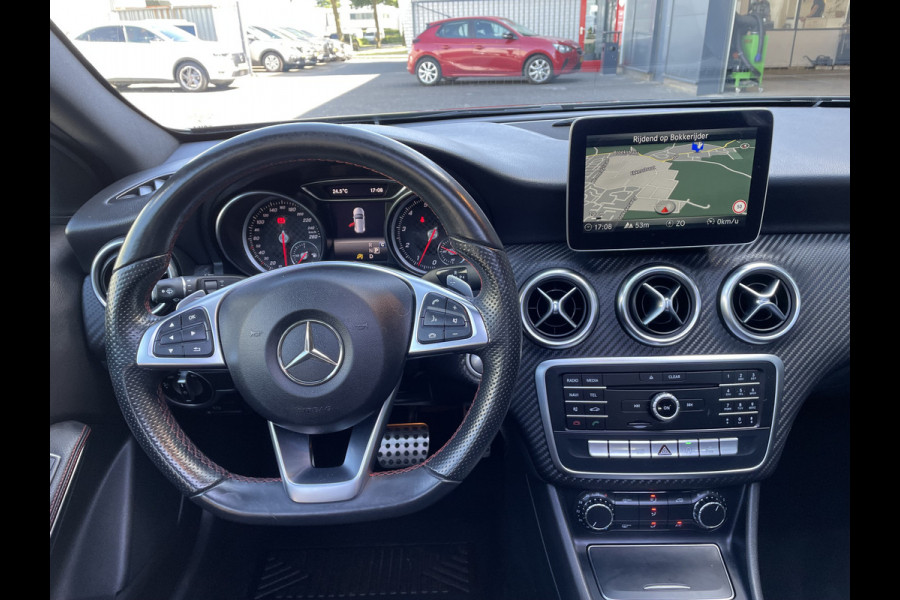 Mercedes-Benz A-Klasse 160 Ambition (Elektrisch Schuifdak - LED koplampen - AMG pakket - Navigatie - Parkeersensoren V+A - Airco - Sportstoelen)