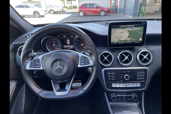 Mercedes-Benz A-Klasse 160 Ambition (Elektrisch Schuifdak - LED koplampen - AMG pakket - Navigatie - Parkeersensoren V+A - Airco - Sportstoelen)