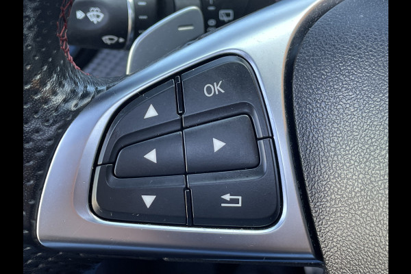 Mercedes-Benz A-Klasse 160 Ambition (Elektrisch Schuifdak - LED koplampen - AMG pakket - Navigatie - Parkeersensoren V+A - Airco - Sportstoelen)