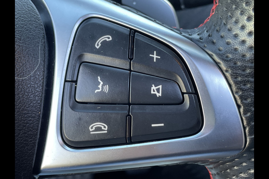 Mercedes-Benz A-Klasse 160 Ambition (Elektrisch Schuifdak - LED koplampen - AMG pakket - Navigatie - Parkeersensoren V+A - Airco - Sportstoelen)